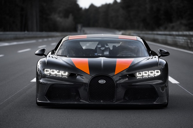 Bugatti Chiron, record mondiale di velocità a 490 km/h