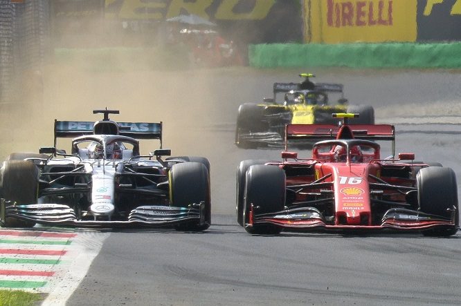 Leclerc: “Imparo tanto dalle battaglie con Hamilton”