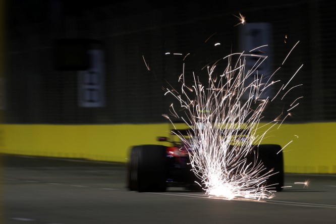 Horner: “Ferrari punto di riferimento sul motore”