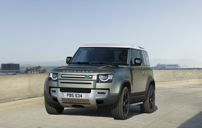 Nuova Land Rover Defender, forza ed eleganza per tutti i terreni
