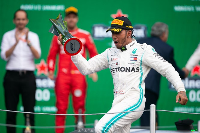 Hamilton a 4 punti dal titolo piloti