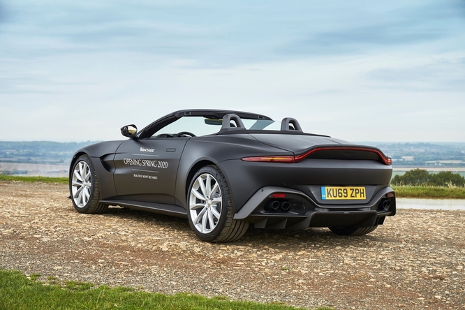 Aston Martin, Vantage Roadster in arrivo nel 2020