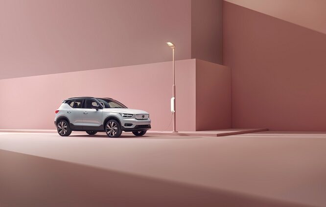 Volvo, l’offensiva elettrificata parte nel 2020