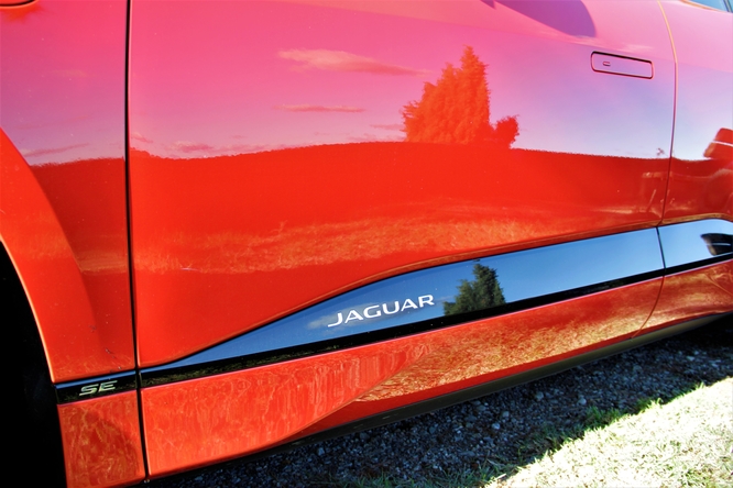 Jaguar, dal 2025 solo auto elettriche