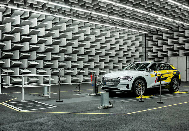 Audi, in studio per trovare un suono alle e-tron