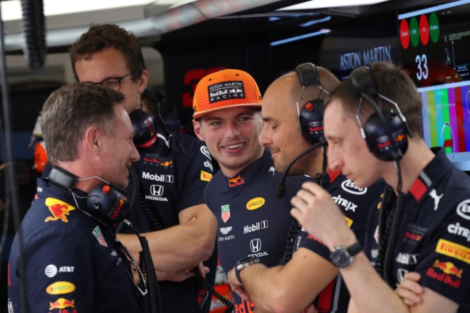 Horner: “Verstappen leader capace di lottare per il Mondiale”