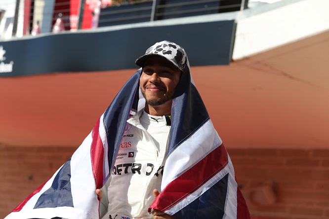 Lewis Hamilton potrebbe diventare ‘Sir’