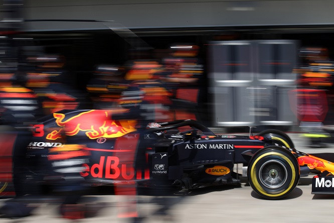 Red Bull, pit stop da record in Brasile