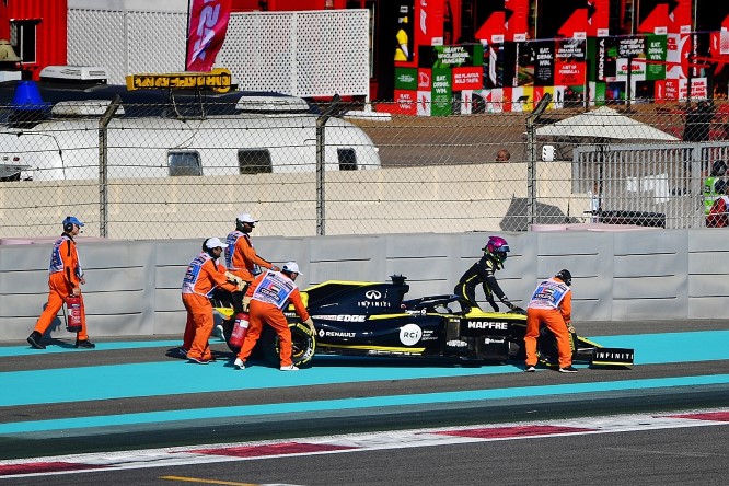 Renault nelle retrovie nelle libere di Abu Dhabi
