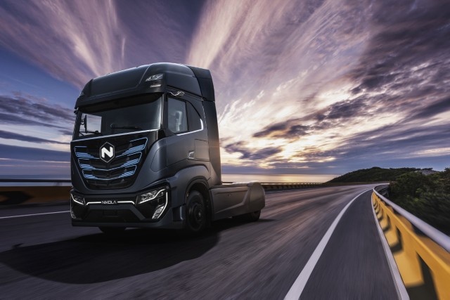 Tesla contro Nikola: è battaglia legale sul camion a idrogeno