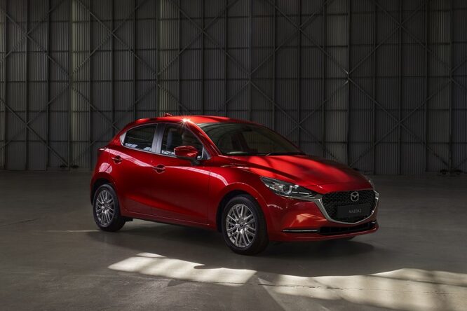 Mazda 2, aggiornamento ibrido