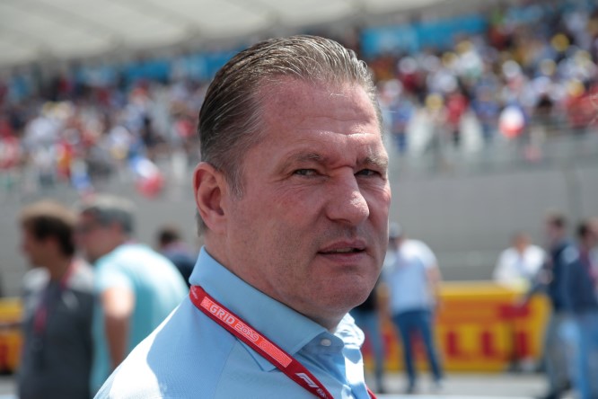 Jos Verstappen striglia la Red Bull