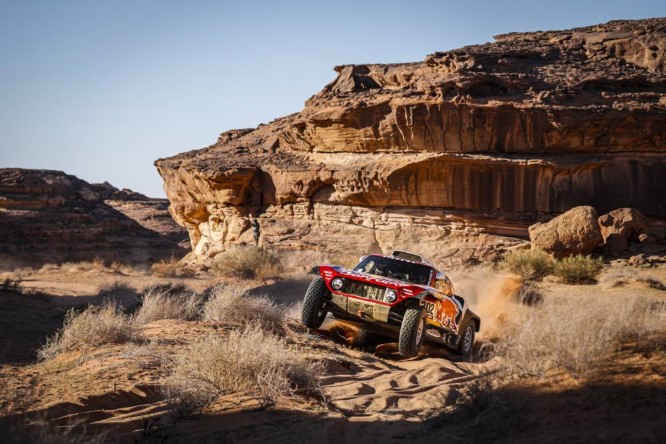 Dakar 2020 | Auto, Day-5: Sainz vince e allunga