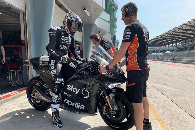 MotoGP | Sorrisi in casa Aprilia dopo i test di Sepang