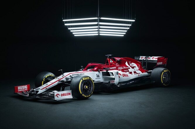 Presentata l’Alfa Romeo Racing C39 – FOTO