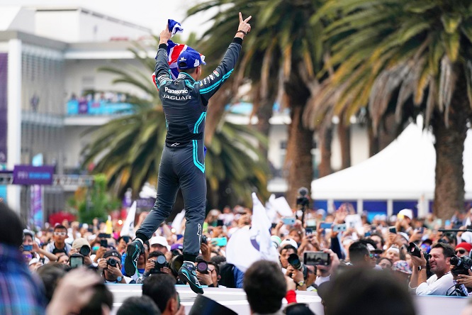 Mitch Evans (NZL), Panasonic Jaguar Racing, celebrates on the podium