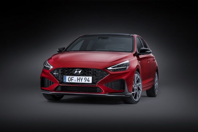 Nuova Hyundai i30, linee accattivanti e sistema ibrido