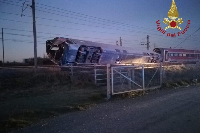 Deraglia treno Alta Velocità a Lodi: due vittime