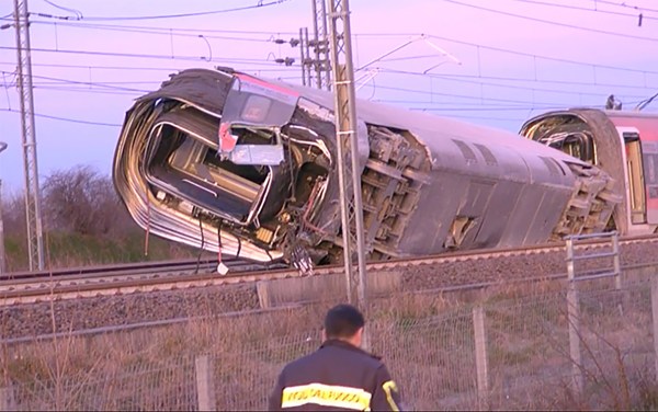 Treno deragliato, indagata RFI