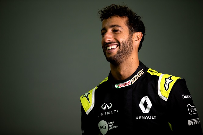 Ricciardo: “Griglia invertita divertente per i pantofolai”