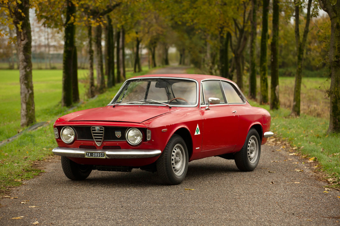 Alfa Romeo Giulia Sprint GTA: comprala, se puoi