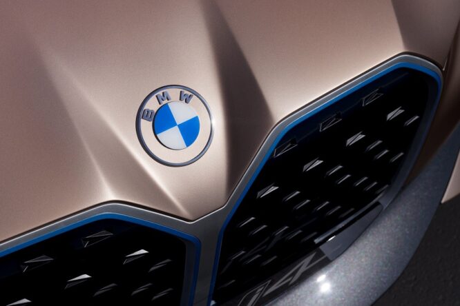 BMW, niente elettrico senza infrastrutture