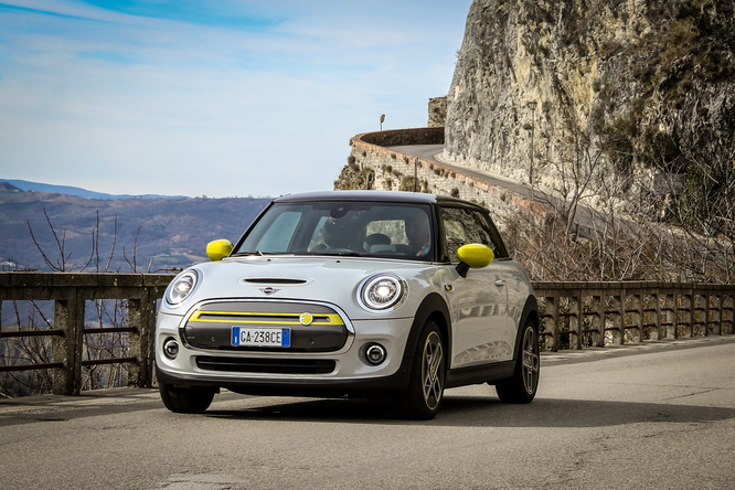 Mini Cooper elettrica: autonomia e scheda tecnica