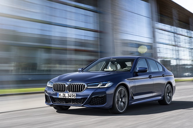 BMW Serie 5 restyling 2020 debutta il 27 maggio