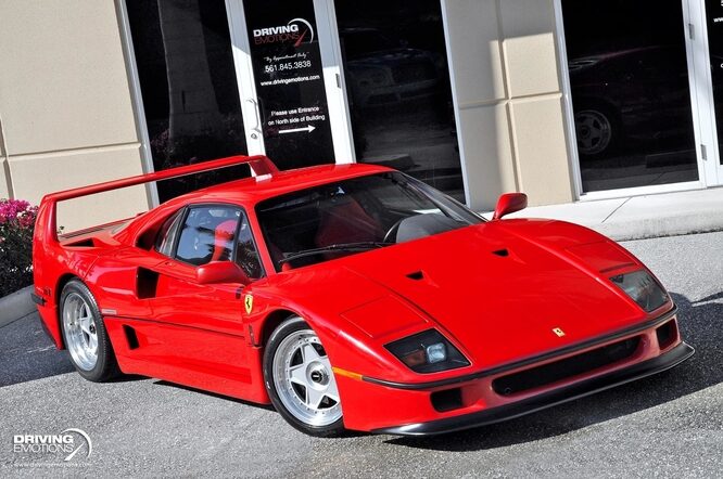 Una Ferrari F40 come nuova in vendita