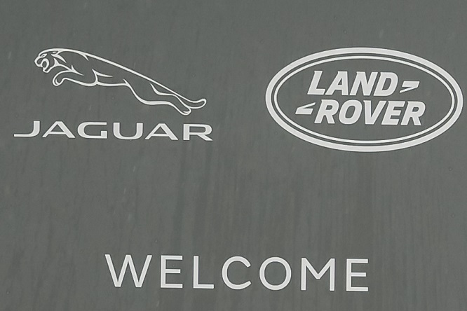 Jaguar Land Rover, si pensa a ridurre i modelli