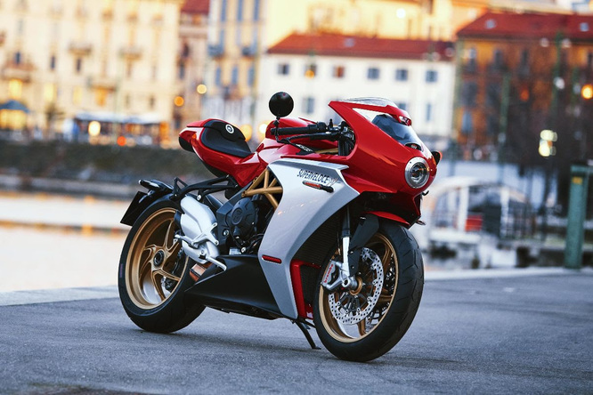 MV Agusta, la Superveloce “colorata” dai clienti