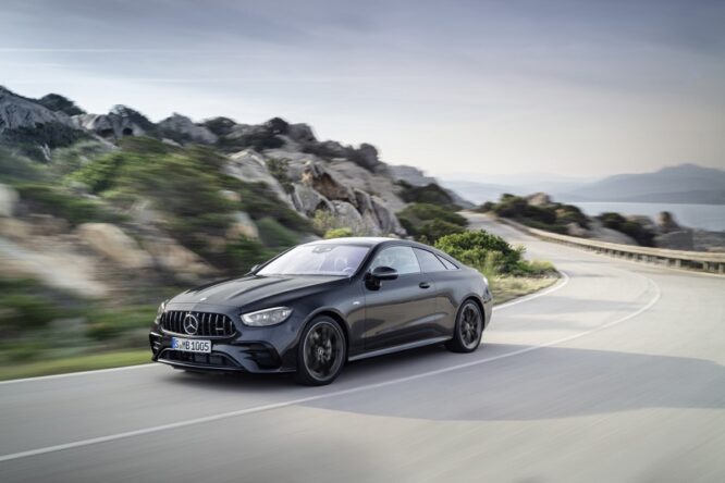 Mercedes-AMG E 53 Coupé e Cabriolet, lusso a 435 cavalli