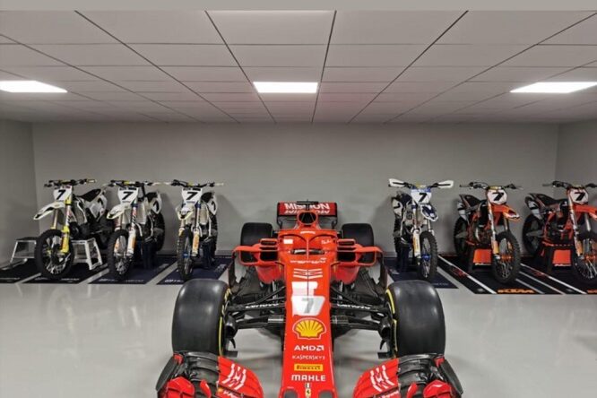 Ferrari regala a Raikkonen SF71H Austin 2018