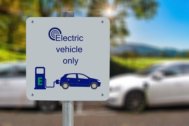 Auto elettriche, prestiti senza interessi per comprare EV