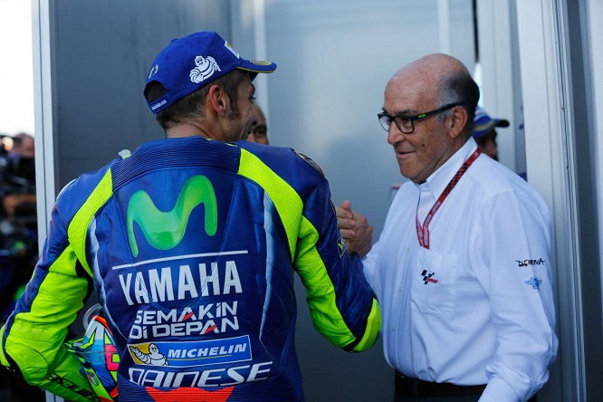 MotoGP / Ezpeleta: “Finché si divertirà, Rossi correrà”