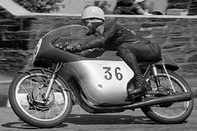 Morto Carlo Ubbiali, leggenda del motociclismo italiano