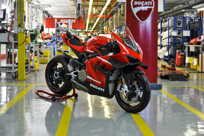 Ducati Superleggera V4, prodotto il primo esemplare