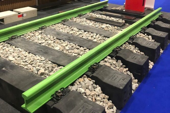 Traversine con plastica riciclata, l’idea per ferrovie sostenibili