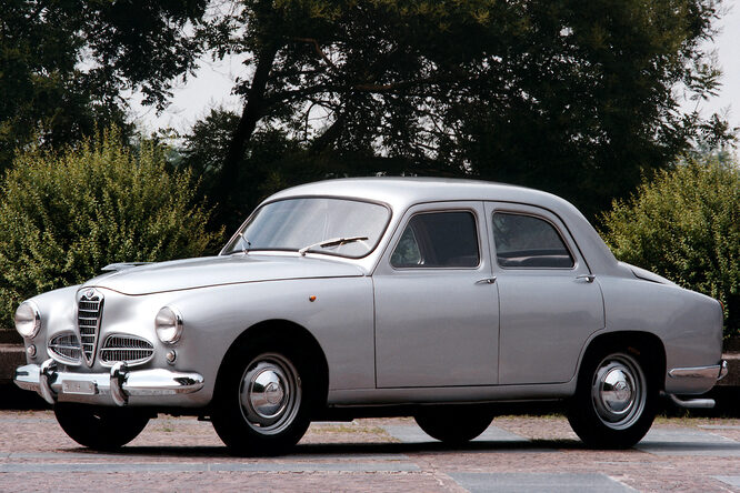 Alfa Romeo 1900, la prima berlina col bialbero compie 70 anni