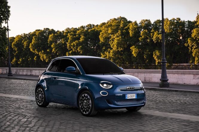 Fiat, debutta la Nuova 500 ‘la Prima’ in versione berlina