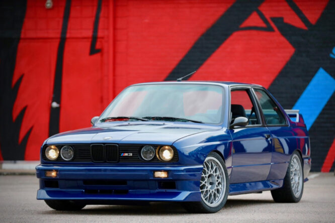 BMW M3 E30, all’asta un esemplare con il 6 cilindri