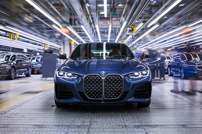 BMW Serie 4 Coupè, via alla produzione a Dingolfing