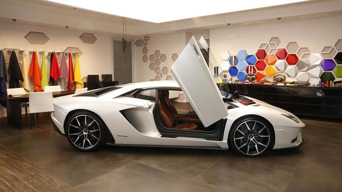 Lamborghini, la personalizzazione diventa virtuale