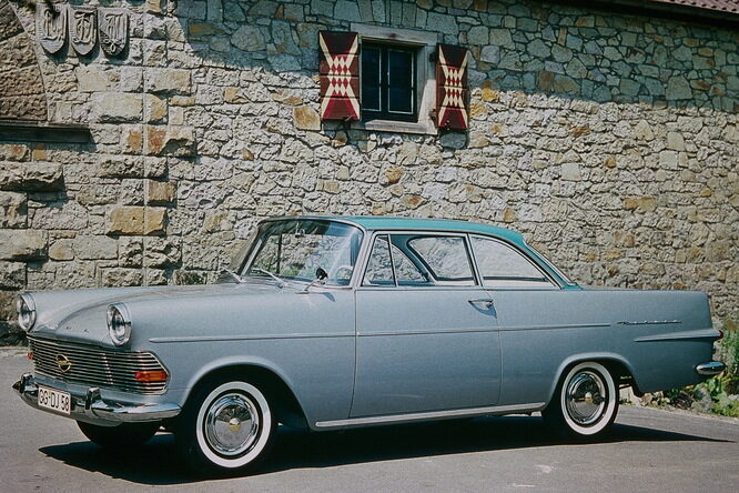 Opel Rekord P2 festeggia 60 anni