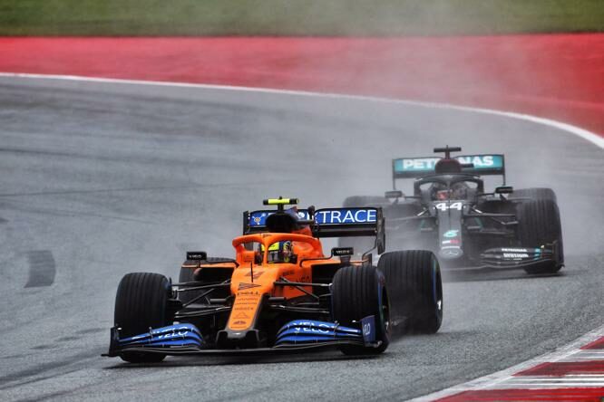 Hamilton tifa McLaren: “Fantastica una lotta a tre”