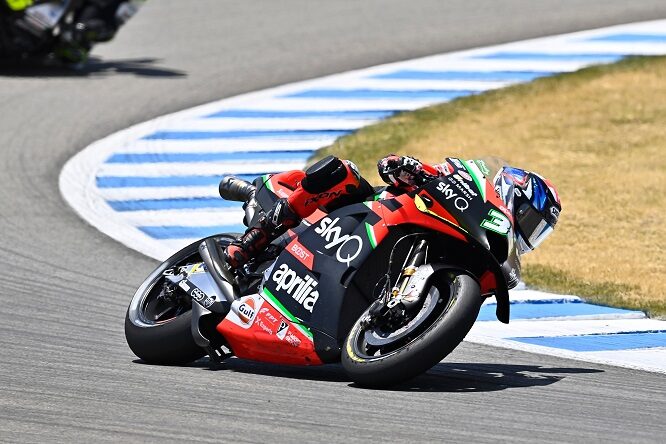 MotoGP | Aprilia: Espargaro cade, punti per Smith