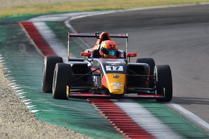 F4 | Imola, Gara-2: sul bagnato Edgar su Crawford e Rosso