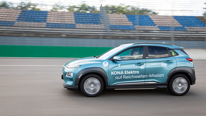 Hyundai Kona Electric, nuovo record di autonomia