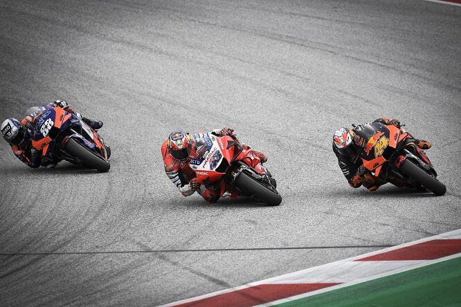 MotoGP | GP Stiria 2020, Gara: Oliveira beffa Miller ed Espargarò