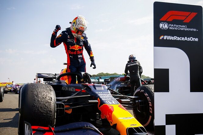 F1 | GP F1-70 2020, Gara: Verstappen batte le Mercedes